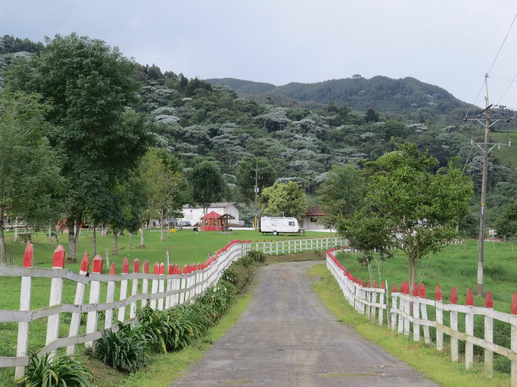 Finca Recreacional Marcelandia Santa Rosa de Cabal Esterno foto